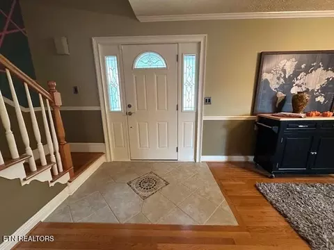 Entry Way - 135 NE Modoc Ave, Wise, VA 24293 photo 4 of 5