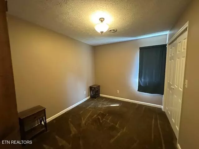 Bedroom - 135 NE Modoc Ave, Wise, VA 24293 photo 3 of 5