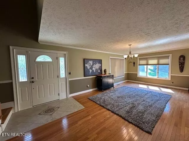 Entry Way - 135 NE Modoc Ave, Wise, VA 24293 photo 6 of 7