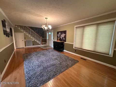 Living - 135 NE Modoc Ave, Wise, VA 24293 photo 1 of 5