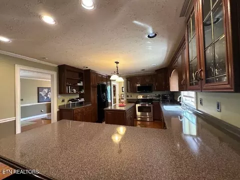 Kitchen - 135 NE Modoc Ave, Wise, VA 24293 photo 10 of 10