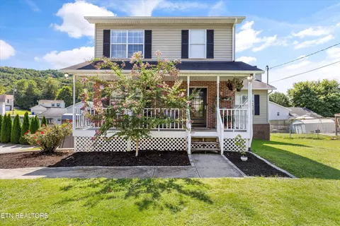 8925 Heathercrest Dr, Powell, TN 37849