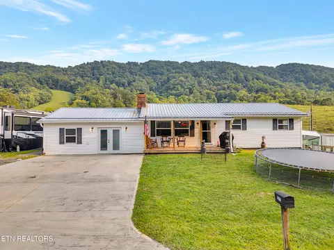450 Clinch View Ln, Washburn, TN 37888