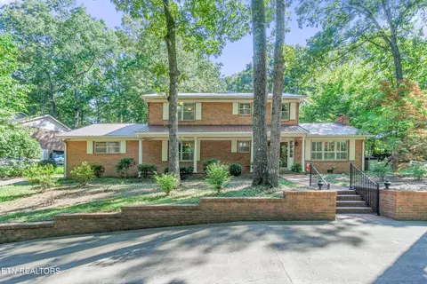 1605 Brentwood Dr, Athens, TN 37303