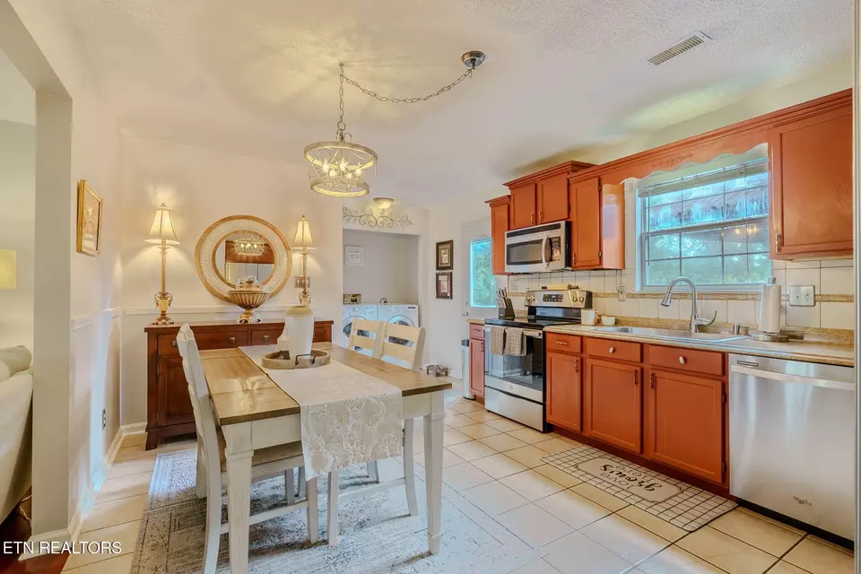 Kitchen - 5820 Windtree Ln, Knoxville, TN 37921 photo 1 of 3
