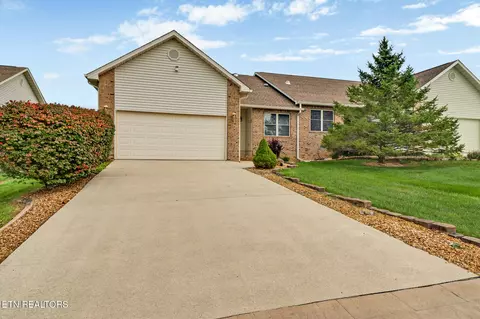 162 Woodgate Dr, Crossville, TN 38571