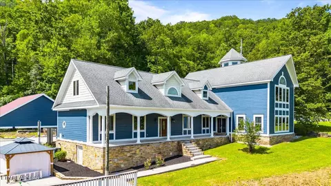 544 N 27th St, La Follette, TN 37766