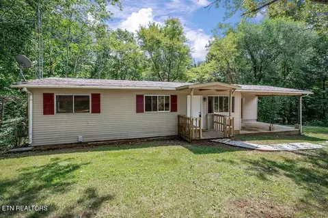 135 Young Mill Ln, Cookeville, TN 38501