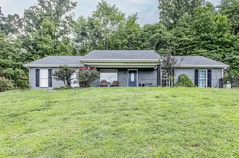 525 E Main Ave, Friendsville, TN 37737