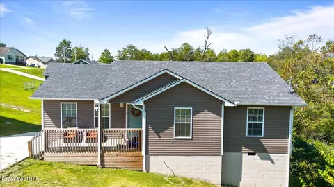 236 Sandy Hill Rd, La Follette, TN 37766