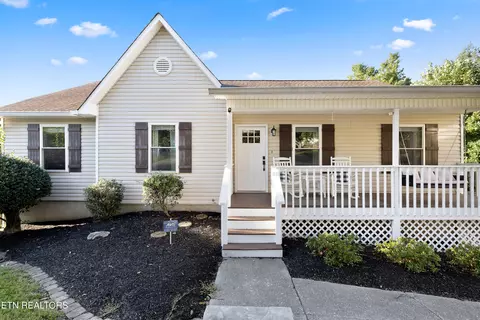 1440 Pheasants Glen Dr, Knoxville, TN 37923