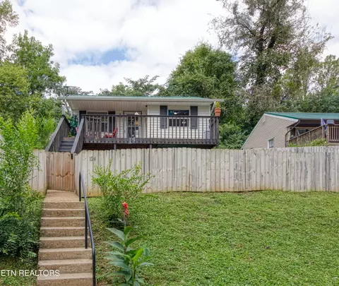 124 E Wadsworth Cir, Oak Ridge, TN 37830