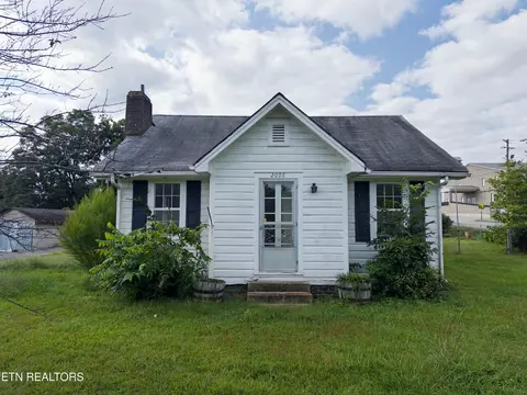2098 Sweetwater Vonore Rd, Sweetwater, TN 37874
