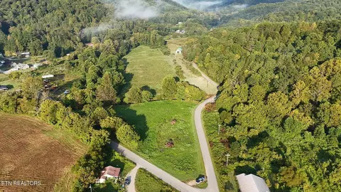 Tunnel Hill Rd, Helenwood, TN 37755