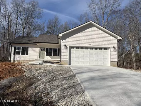 1136 Greyeagle Dr, Crossville, TN 38572