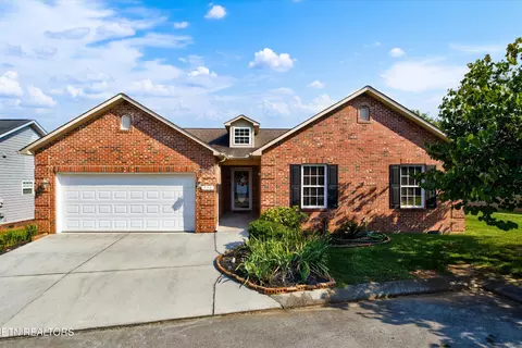 720 Kiefer Ln, Maryville, TN 37804