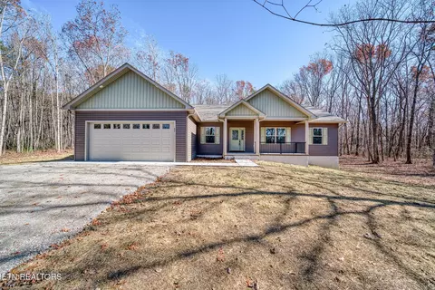 62 Bussell Dr, Monterey, TN 38574