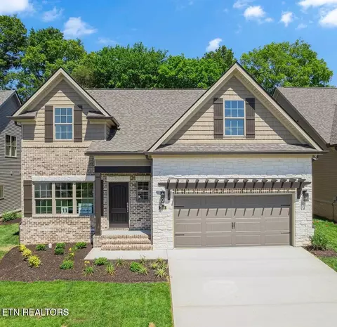 3016 Sycamore Creek Ln, Knoxville, TN 37931