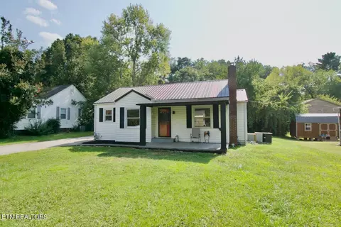 403 S Maple St, Maryville, TN 37803