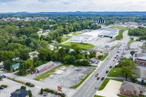 39 W Jackson St, Cookeville, TN 38501