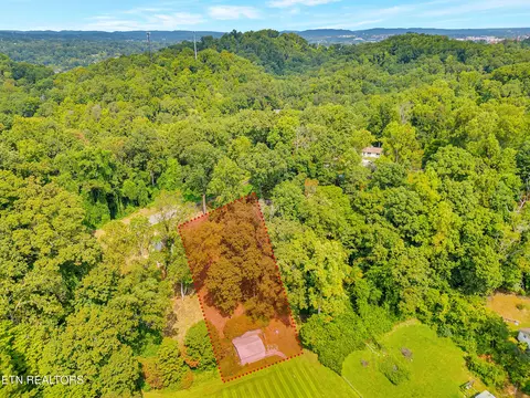 2300 Tomasse Dr, Knoxville, TN 37920