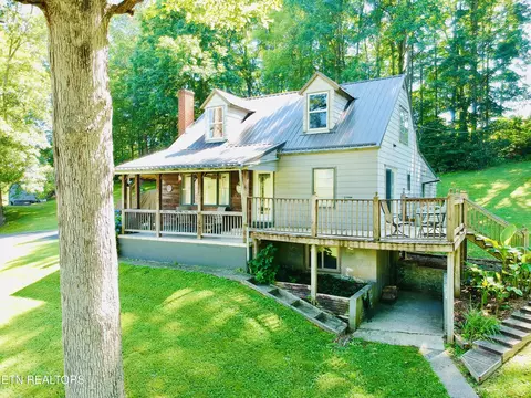 533 Mayes Town Rd, Speedwell, TN 37870