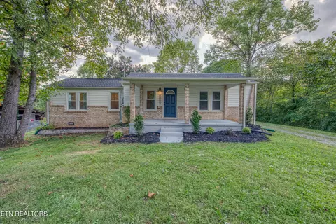 8009 Roy Lowe Ln, Knoxville, TN 37920