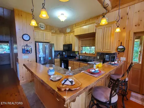 Kitchen - 636 Shug Mount Rd, Oneida, TN 37841 photo 1 of 1