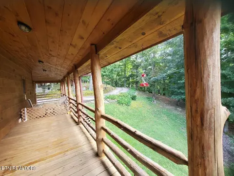 Exterior - 636 Shug Mount Rd, Oneida, TN 37841 photo 6 of 13
