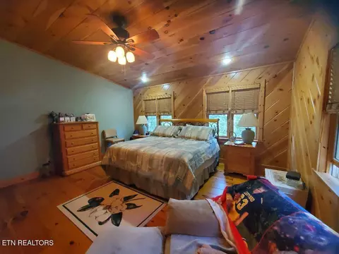 Bedroom - 636 Shug Mount Rd, Oneida, TN 37841 photo 3 of 3