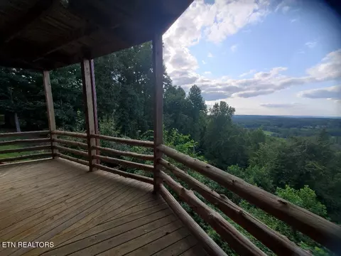 Exterior - 636 Shug Mount Rd, Oneida, TN 37841 photo 4 of 13
