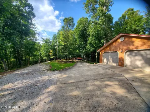 Exterior - 636 Shug Mount Rd, Oneida, TN 37841 photo 8 of 13