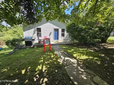 201 Ben Lawson Dr, Pennington Gap, VA 24277