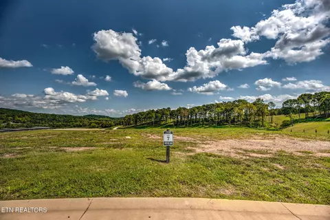 138 Magnolia Hl, Loudon, TN 37774