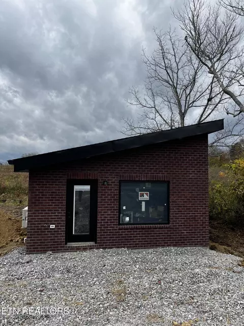 298 Old Mail Rd, Crossville, TN 38555