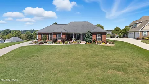 4249 Oak Trace Dr, Morristown, TN 37813