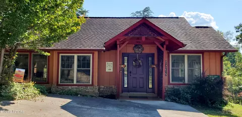 2218 Village Summit Dr, Sevierville, TN 37862