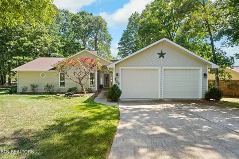 220 Catoosa Blvd, Crossville, TN 38558