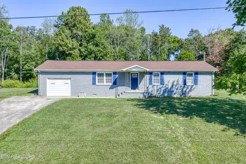 4871 New Window Cliff Rd, Baxter, TN 38544