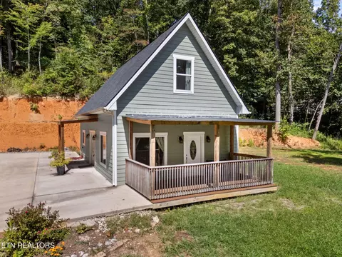 8811 Ellis Ln, Powell, TN 37849