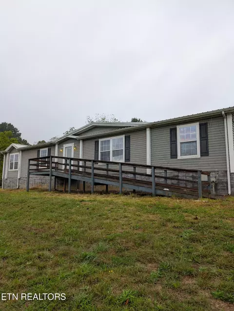 813 Hide A Way Rd, Dandridge, TN 37725