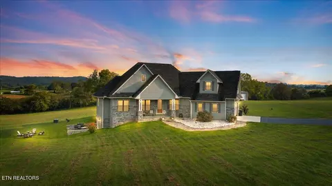 1126 Cross Valley Rd, La Follette, TN 37766