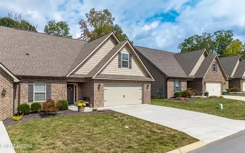 7356 Willow Path Ln, Knoxville, TN 37918