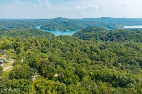 300 E Rockfish Rd, Hilham, TN 38568 photo 4