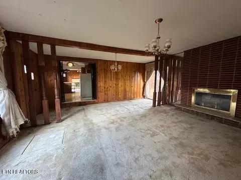 Living - 11532 Wilderness Rd, Ewing, VA 24248 photo 4 of 5