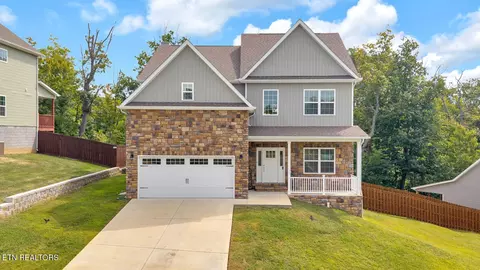 7724 Willow Branch Ln, Knoxville, TN 37931