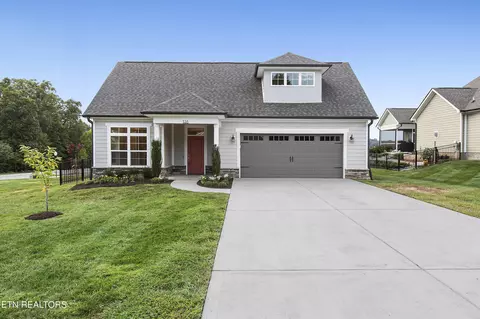 328 Cedar Branch Tr, Lenoir City, TN 37772