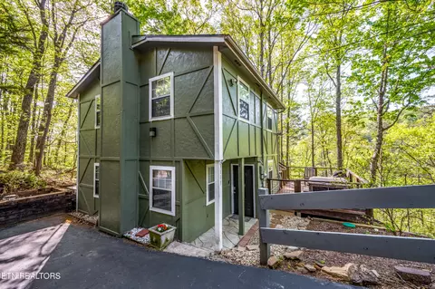3133 Hatcher Top Rd, Sevierville, TN 37862