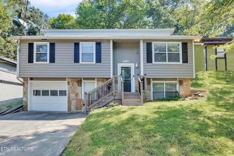 1516 Weeping Willow Ct, Knoxville, TN 37931
