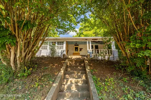 1006 Monroe St, Sweetwater, TN 37874